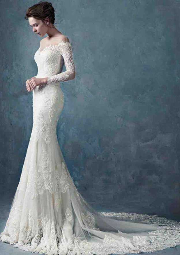 Lace Wedding Dress Sheath/Column Illusion Neck Court Train With Beaded