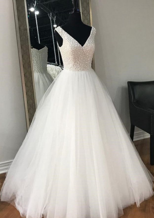 A-line/Princess Scoop Neck Sleeveless Sweep Train Tulle Wedding Dress With Beading