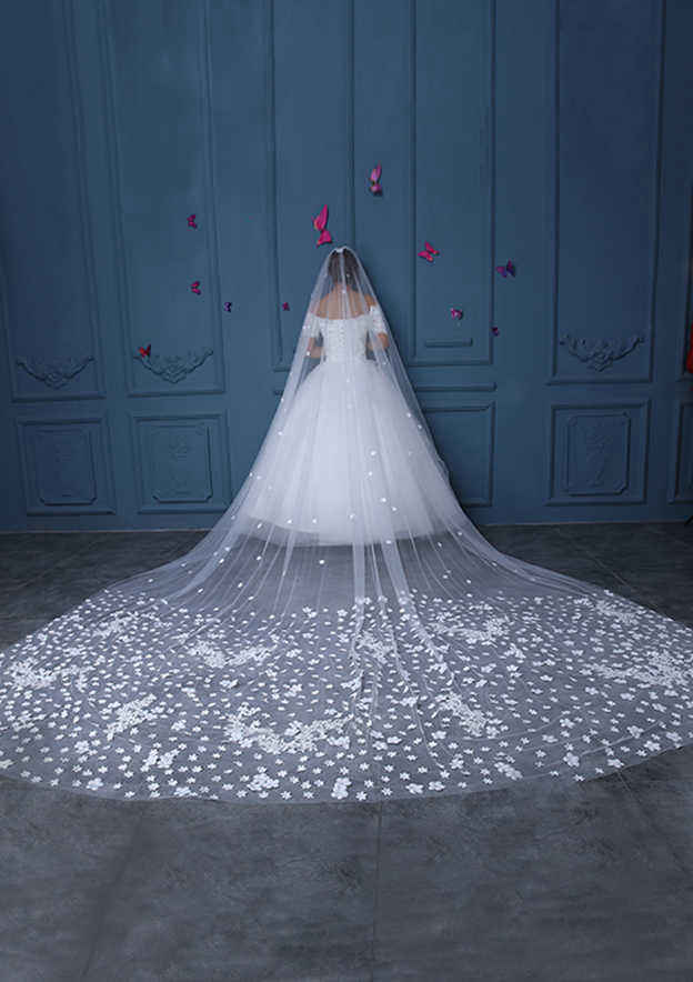 One-tier Elegant & Luxurious / Classic Wedding Veil Cathedral Veils with Pure Color Tulle main image 1