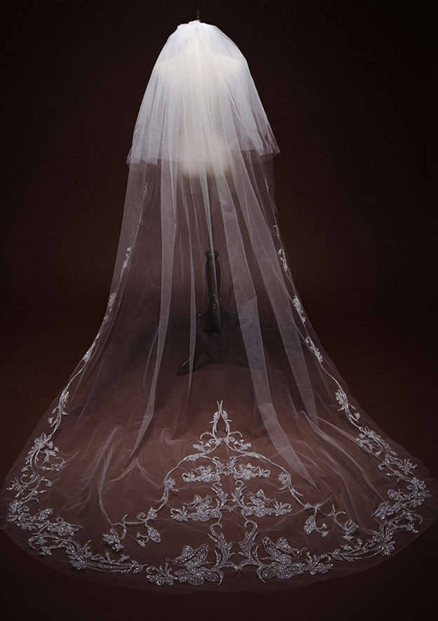 Two-tier Cut Edge Tulle Waist Veils with Appliques CV0310 main image 1