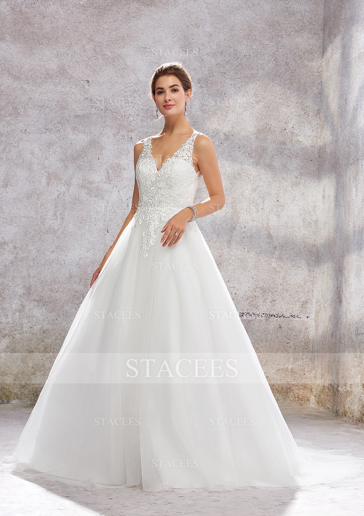 Ball Gown Princess V Neck Sleeveless Tulle Lace Chapel Train