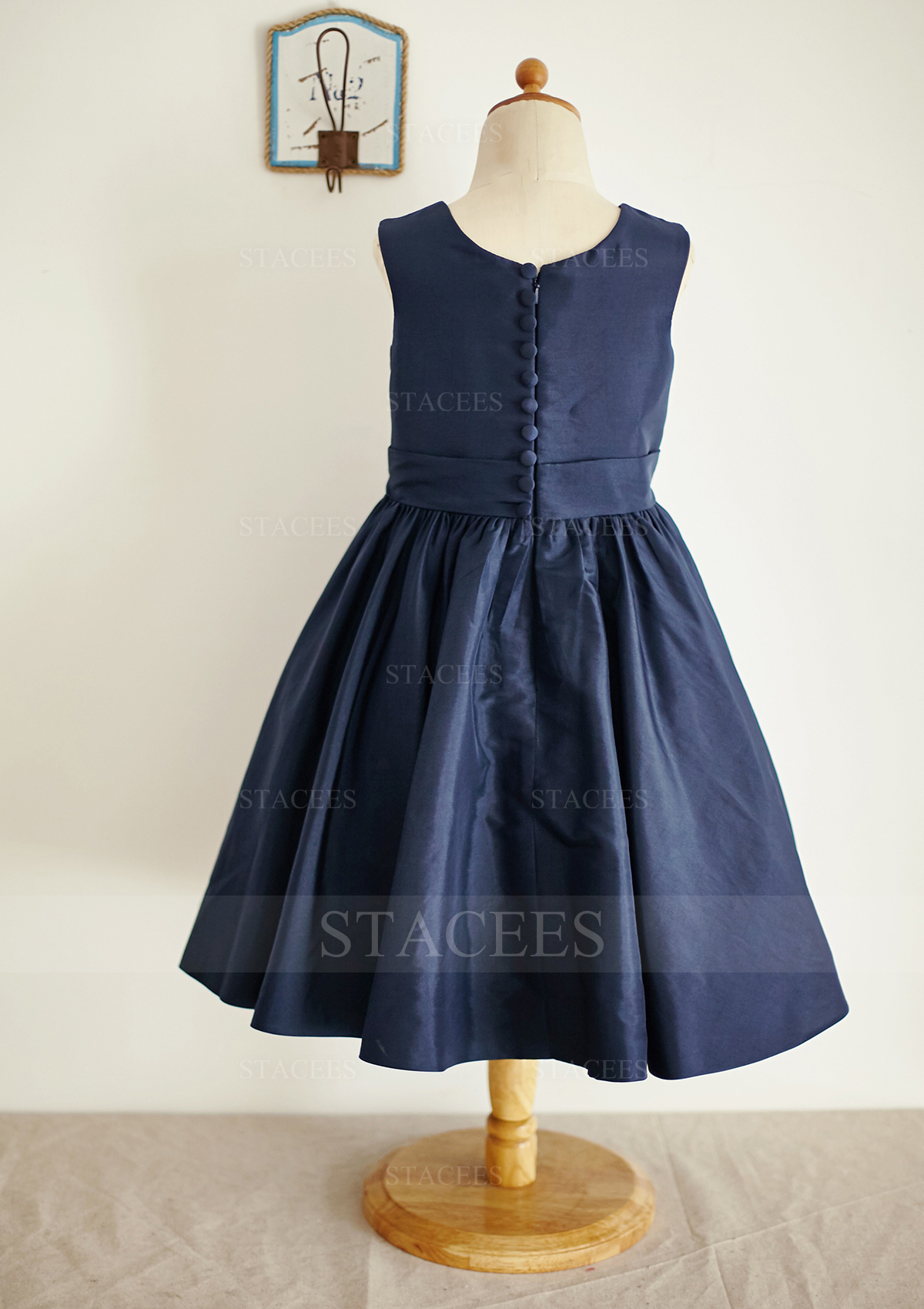 Cute A-line/Princess Scoop Neck Tea-Length Taffeta Flower Girl Dress With  Sashes