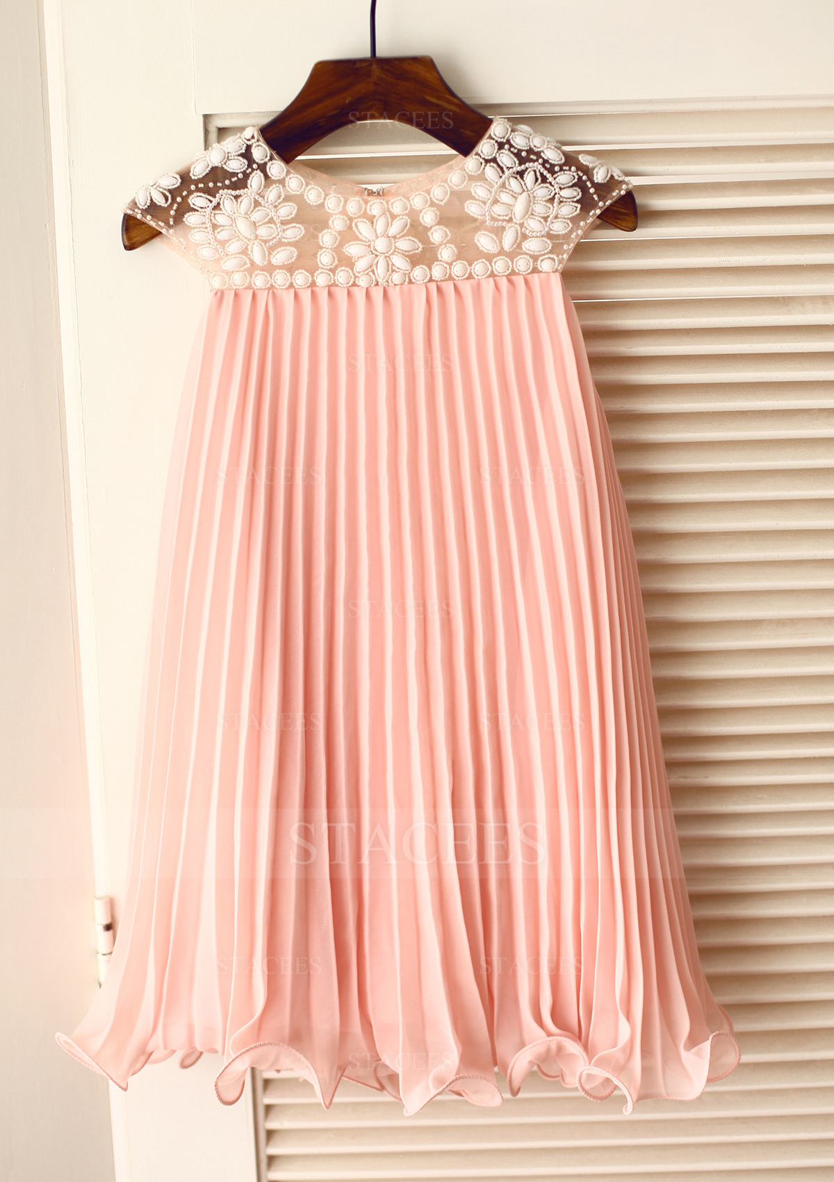 A-line/Princess Scoop Neck Knee-Length Chiffon Flower Girl