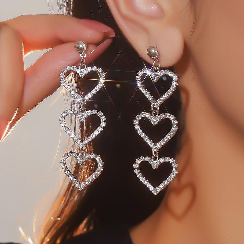 Fashionable Charming Ladies' Rhinestones Heart Earrings
