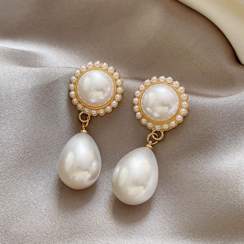 Classic Sweet Girls' Alloy Earrings with Pearl