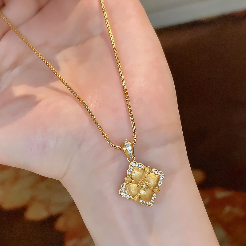 Luxurious Stylish Copper Necklace with Cubic Zirconia