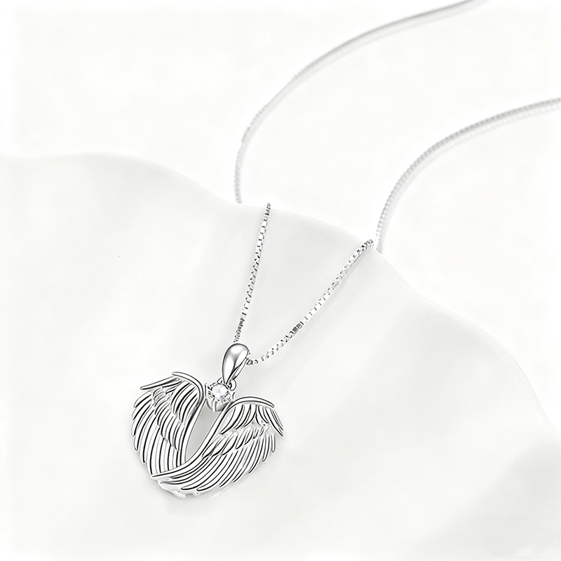 Magnifique unique ailes d'anges alliage colliers avec zircone cubique