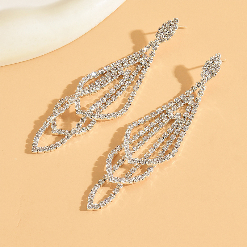 Luxurious Sparking Female Rhinestones Earrings