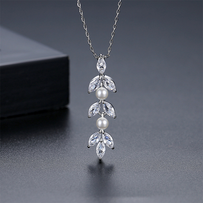 Charming Exquisite Ladies' Copper Necklace with Cubic Zirconia Imitation Pearls